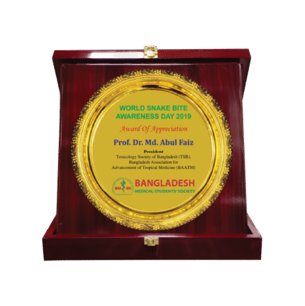 woodenworld plastic crest