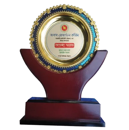 woodenworld plastic crest