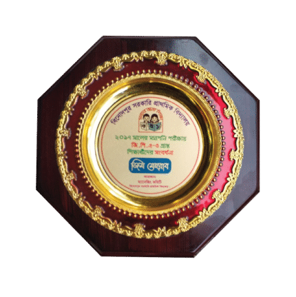 woodenworld plastic crest
