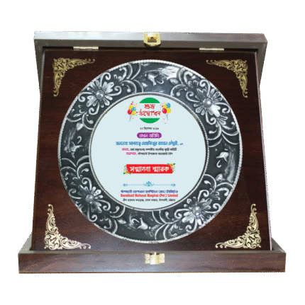 woodenworld plastic round crest