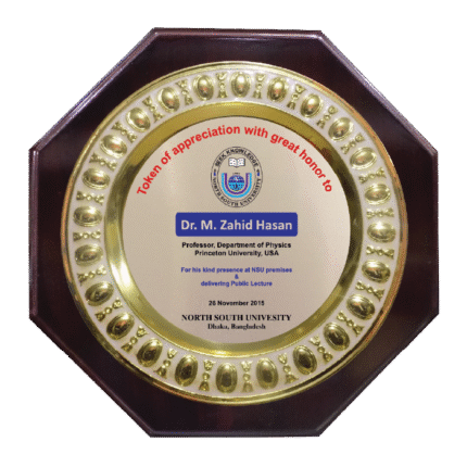 woodenworld round crest